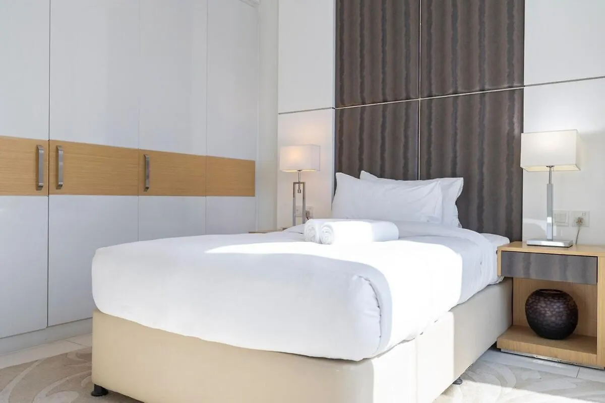Premium 3Br With Canal View Comfort Dubai Apartment