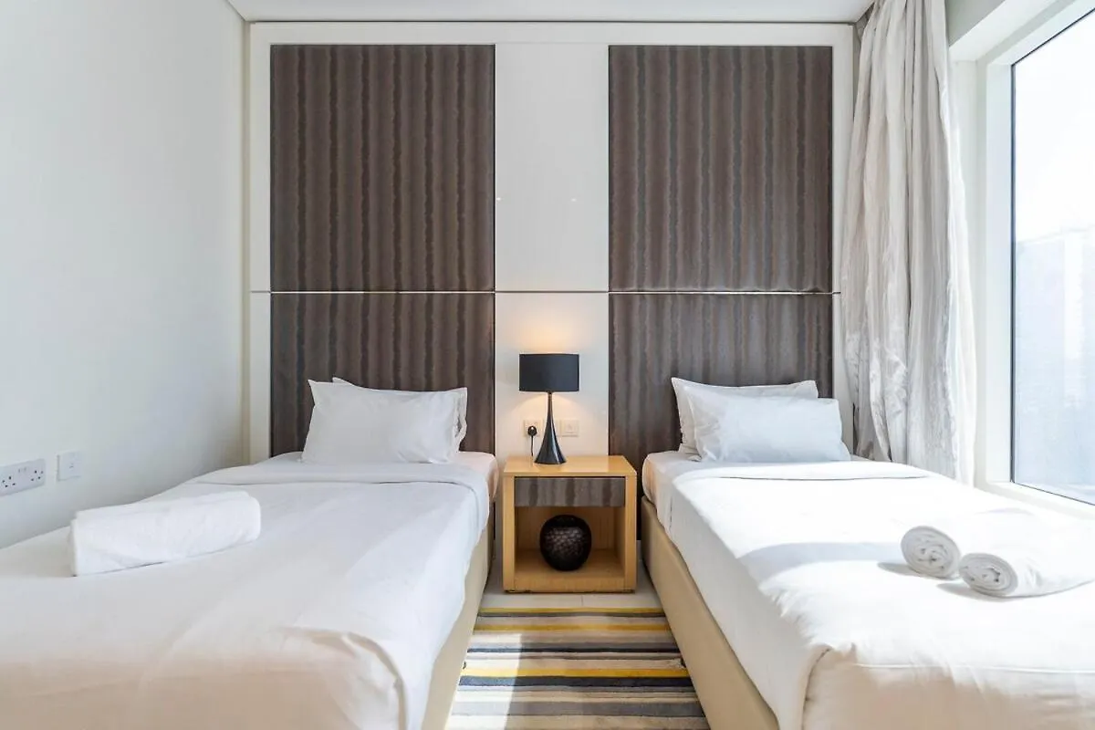 Premium 3Br With Canal View Comfort Dubai