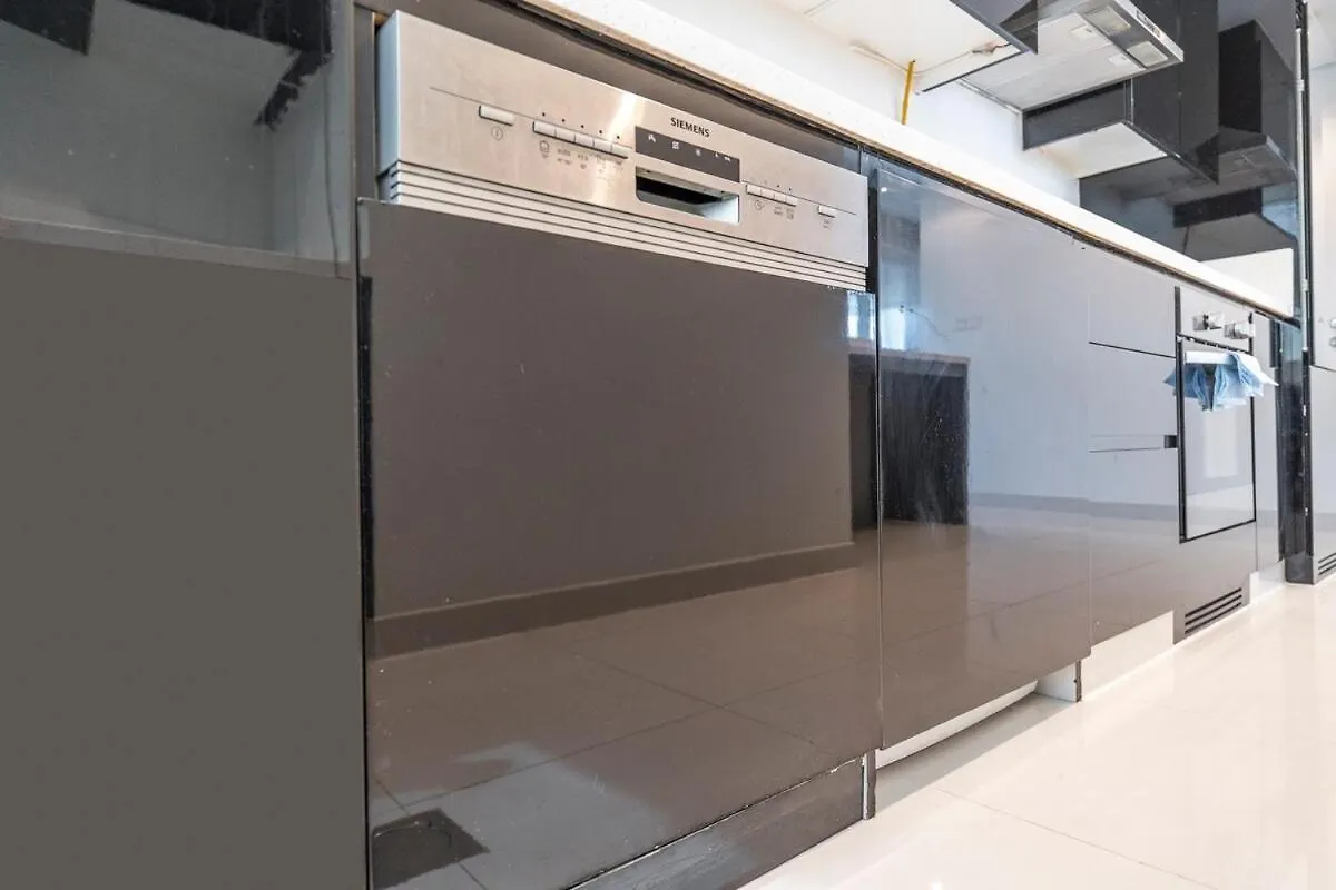 Premium 3Br With Canal View Comfort Dubai