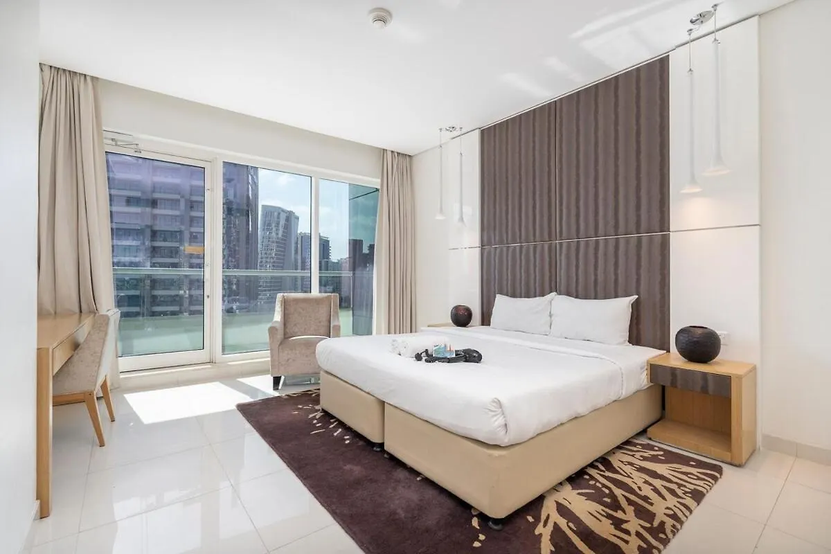 Premium 3Br With Canal View Comfort Dubai