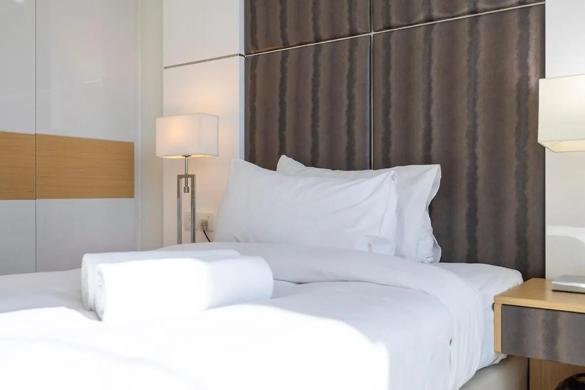 Premium 3Br With Canal View Comfort Dubai